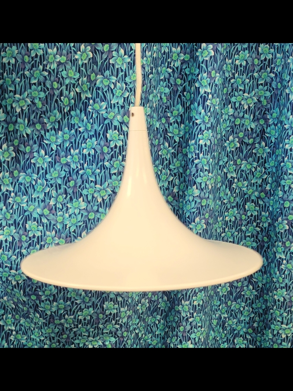 White Retro Pendant Lamp